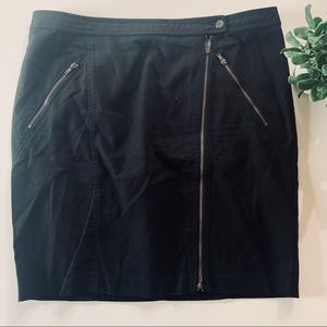 Banana Republic Black Denim zippered skirt 14